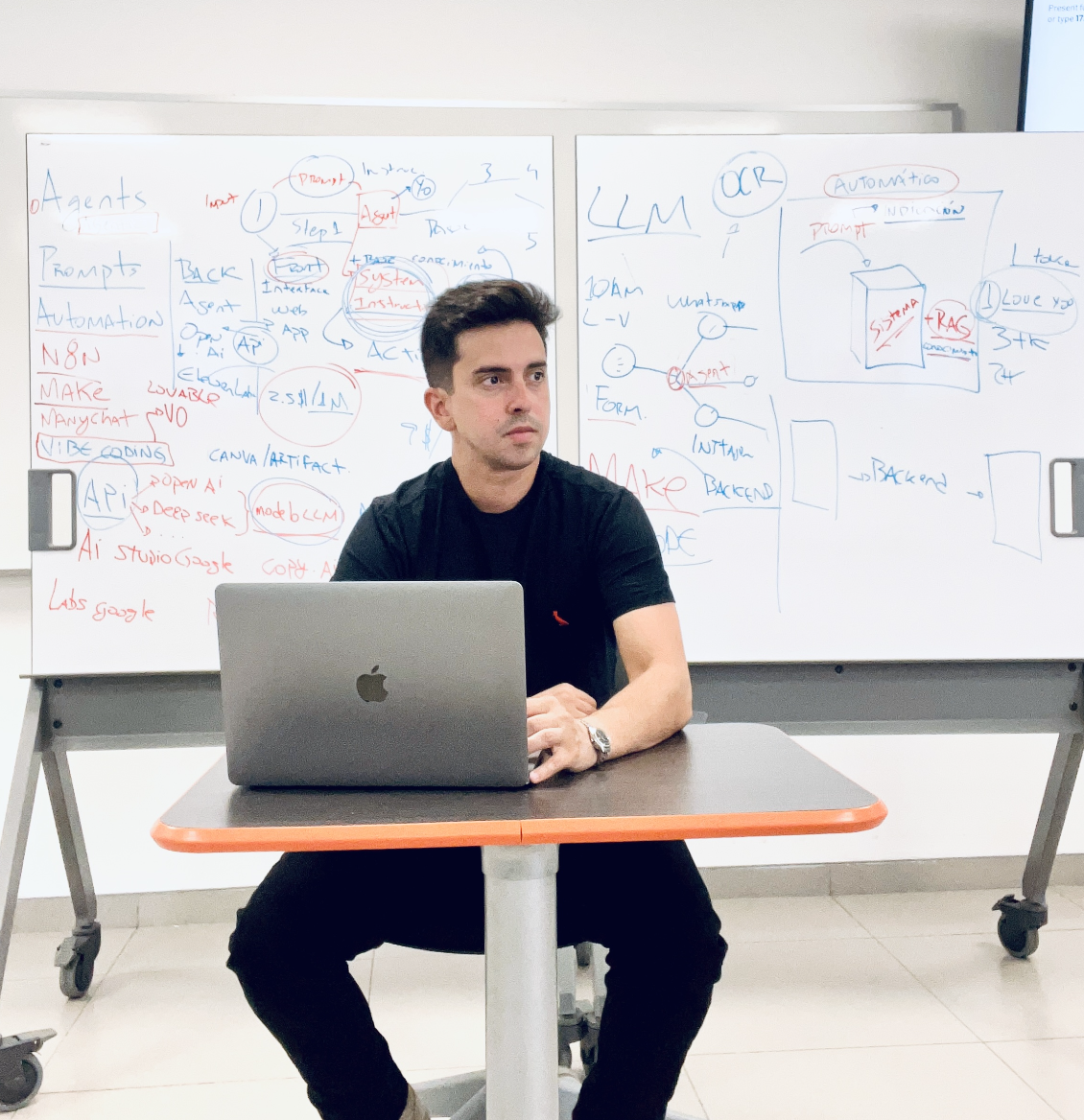 Dr. Vinicius Covas enseñando IA